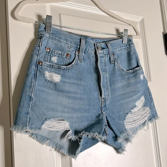 Levi's 501 shorts - Picture 2 of 7